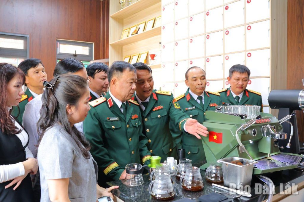 “CÀ PHÊ NGƯỜI LÍNH” VIẾT TIẾP BẢN HÙNG CA CÔNG NGHỆ