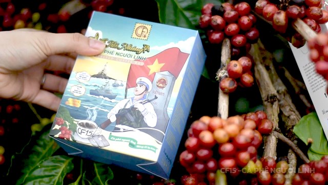 Thương hiệu &ldquo;C&agrave; ph&ecirc; Người l&iacute;nh&rdquo; ra đời với nhiều d&ograve;ng sản phẩm như c&agrave; ph&ecirc; hạt rang, c&agrave; ph&ecirc; xay, c&agrave; ph&ecirc; phin giấy, c&agrave; ph&ecirc; t&uacute;i nh&uacute;ng.