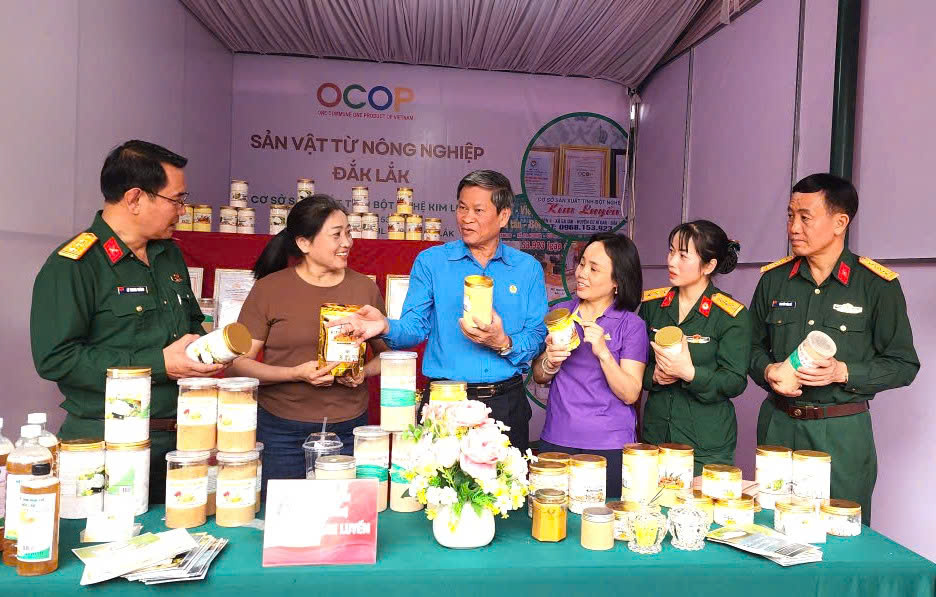 “BÀ ĐỠ” CHO NÔNG SẢN OCOP