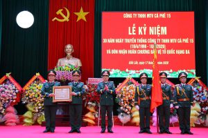 PHIM HÀNH TRÌNH 30 NĂM THÀNH LẬP CÔNG TY CÀ PHÊ 15